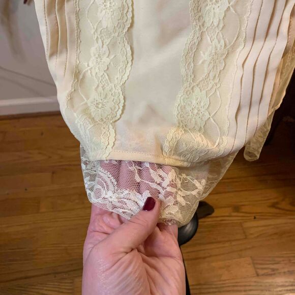 Blu Pepper NWT Pale Yellow Lace Slip Dress Tie Waist Keyhole Large - Picture 4 of 12